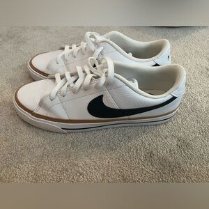 Nike court legacy sneakers men’s size 10 white leather tan and black swoosh